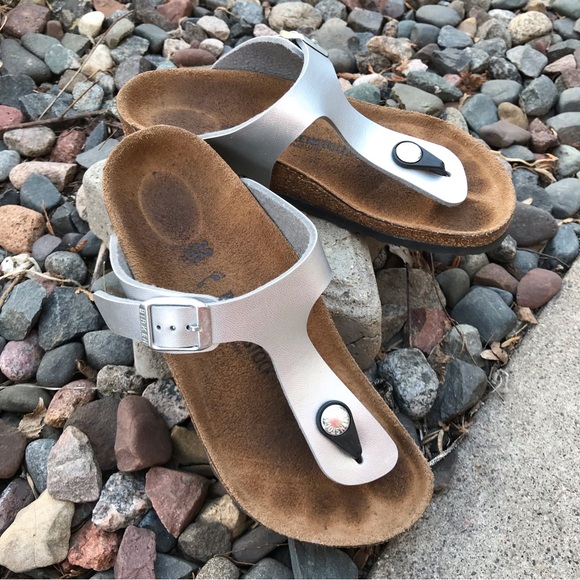 💙Birkenstock Gizeh Silver Thong Sandal - Picture 4 of 13
